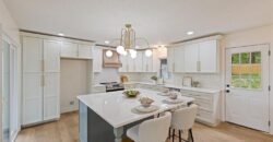 1062 NW South Shore Drive, Lake Waukomis, MO 64152