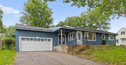 1062 NW South Shore Drive, Lake Waukomis, MO 64152