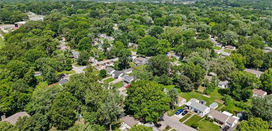 1225 43rd Street, Kansas City, MO 64116