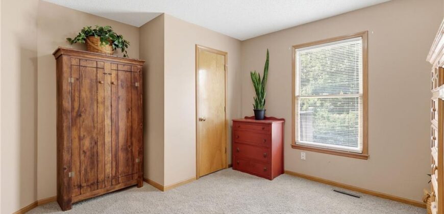 1111 NW 72nd Street, Kansas City, MO 64118