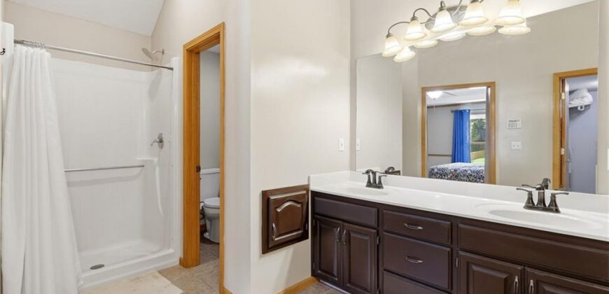 1111 NW 72nd Street, Kansas City, MO 64118