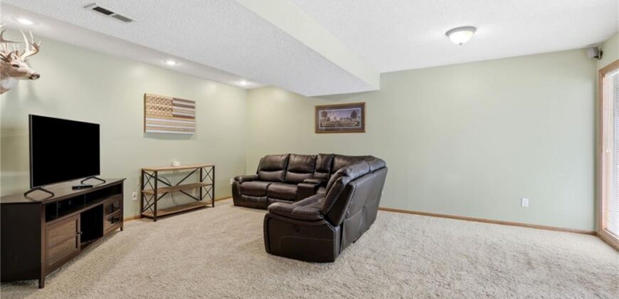 1111 NW 72nd Street, Kansas City, MO 64118