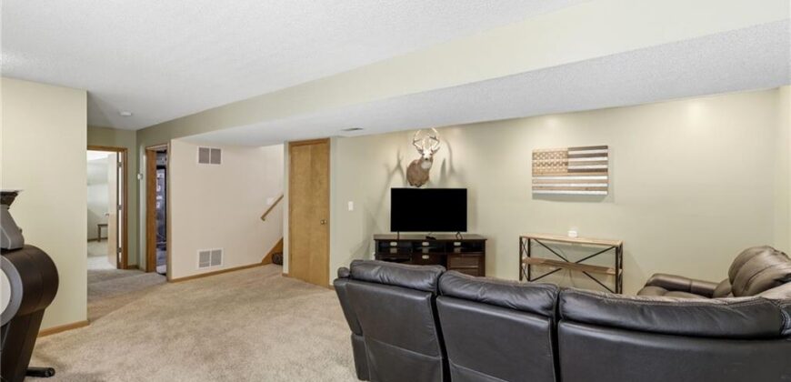 1111 NW 72nd Street, Kansas City, MO 64118