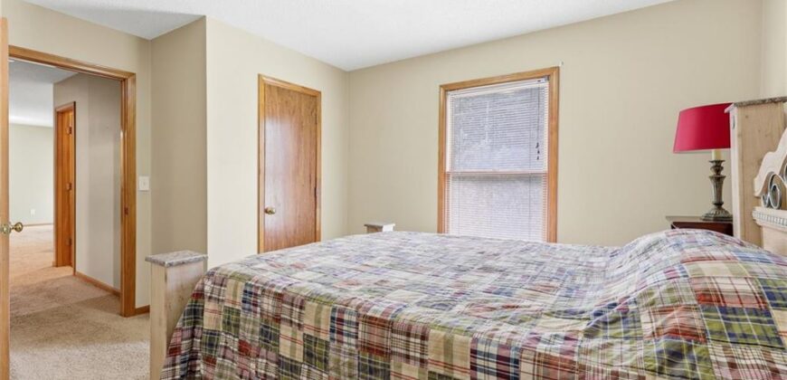 1111 NW 72nd Street, Kansas City, MO 64118