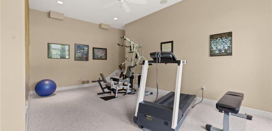 6517 Ridge Road, Kansas City, MO 64152