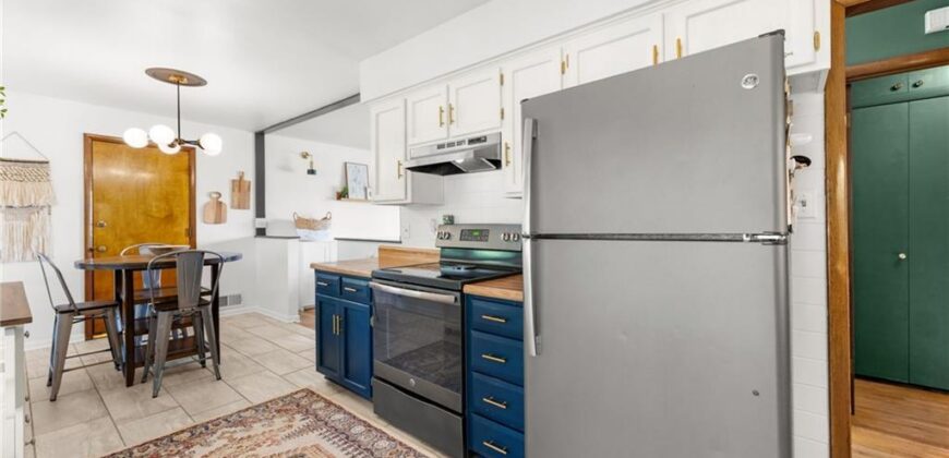 206 NW North Shore Drive, Lake Waukomis, MO 64151