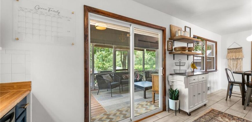 206 NW North Shore Drive, Lake Waukomis, MO 64151
