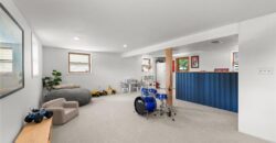 206 NW North Shore Drive, Lake Waukomis, MO 64151