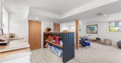 206 NW North Shore Drive, Lake Waukomis, MO 64151