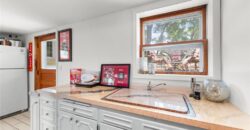 206 NW North Shore Drive, Lake Waukomis, MO 64151