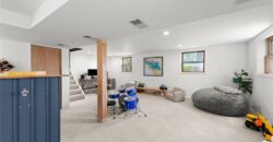 206 NW North Shore Drive, Lake Waukomis, MO 64151
