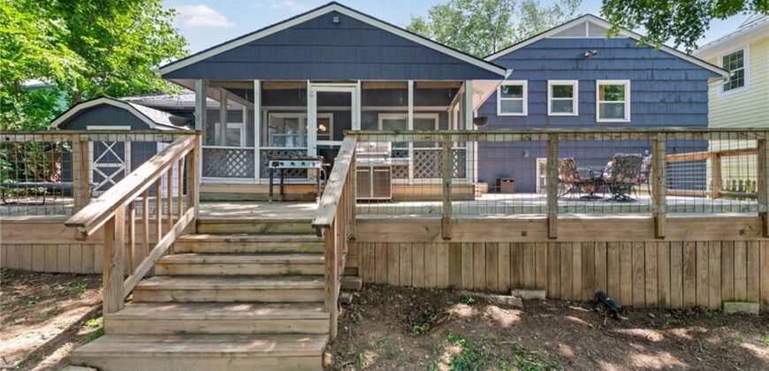 206 NW North Shore Drive, Lake Waukomis, MO 64151