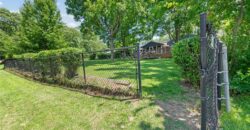 206 NW North Shore Drive, Lake Waukomis, MO 64151