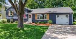 206 NW North Shore Drive, Lake Waukomis, MO 64151