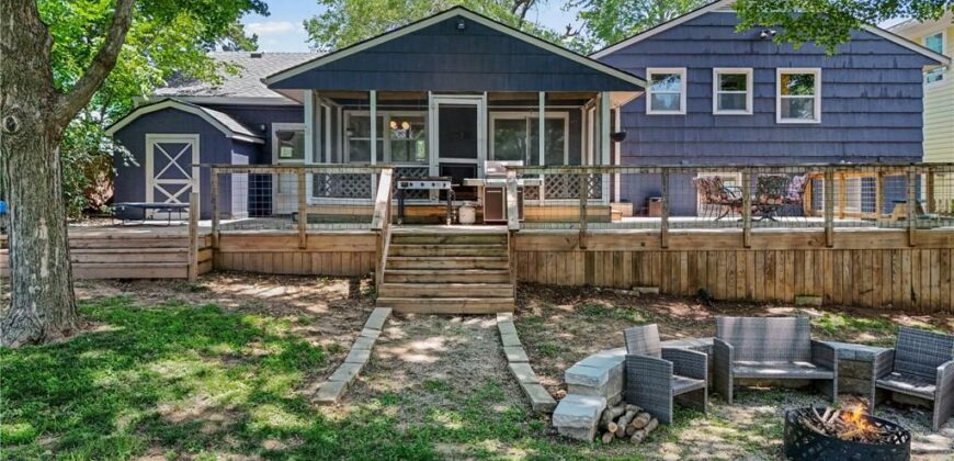 206 NW North Shore Drive, Lake Waukomis, MO 64151