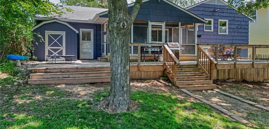 206 NW North Shore Drive, Lake Waukomis, MO 64151