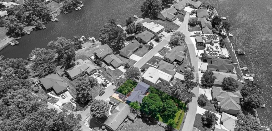 206 NW North Shore Drive, Lake Waukomis, MO 64151