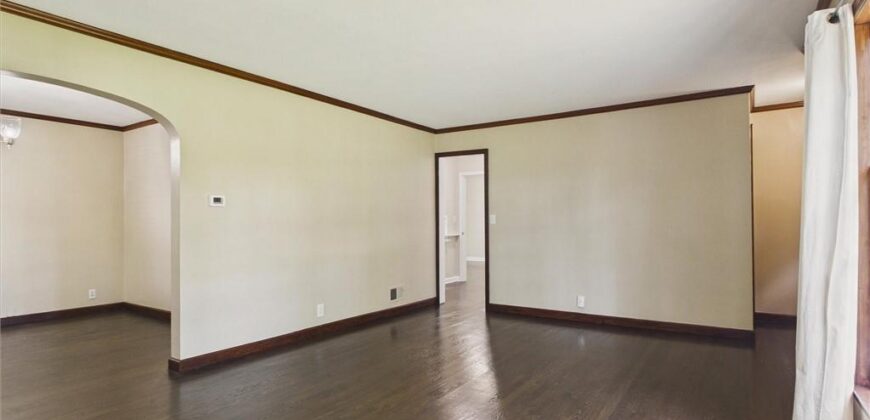 909 NE Vivion Road, Kansas City, MO 64118