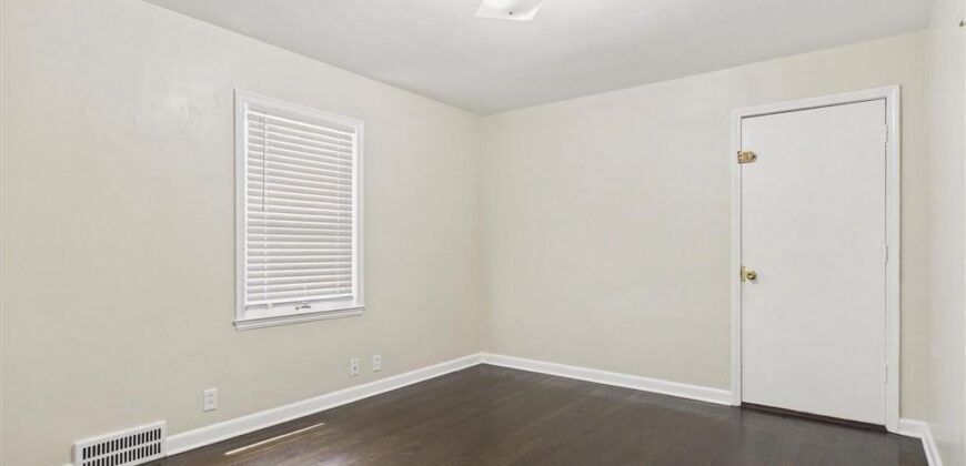 909 NE Vivion Road, Kansas City, MO 64118