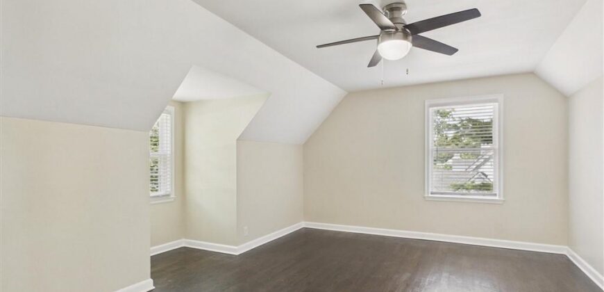 909 NE Vivion Road, Kansas City, MO 64118