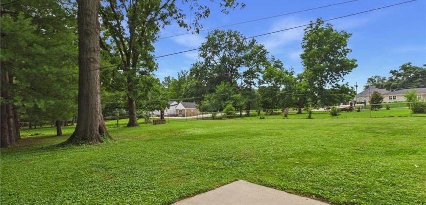 909 NE Vivion Road, Kansas City, MO 64118