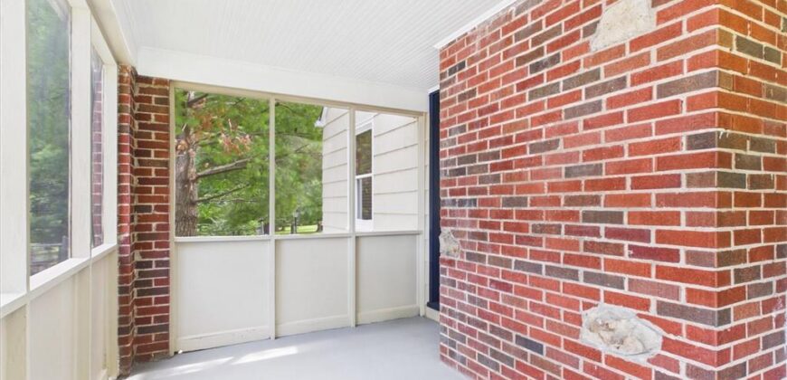 909 NE Vivion Road, Kansas City, MO 64118