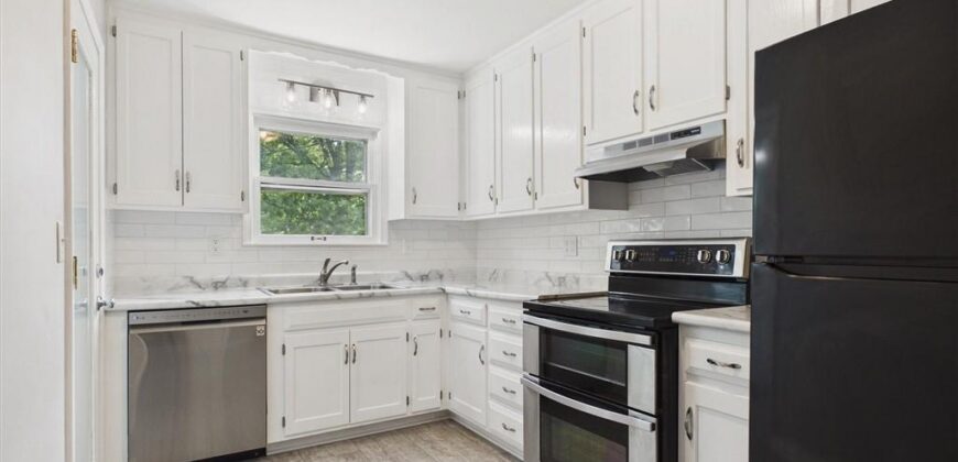 909 NE Vivion Road, Kansas City, MO 64118