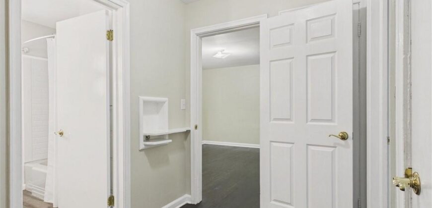 909 NE Vivion Road, Kansas City, MO 64118