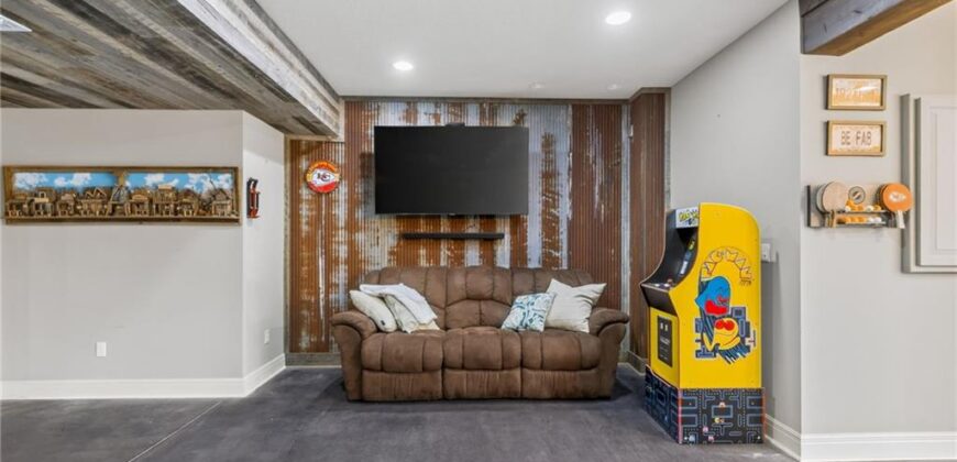 8030 N Caldwell Avenue, County/Other, MO 64152
