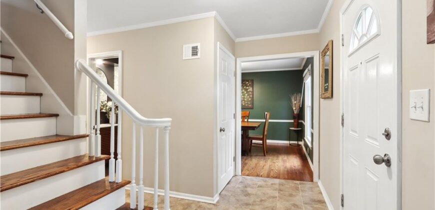 6836 NW Birch Court, Kansas City, MO 64151