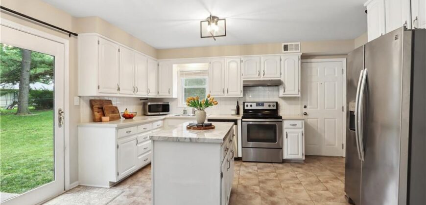 6836 NW Birch Court, Kansas City, MO 64151