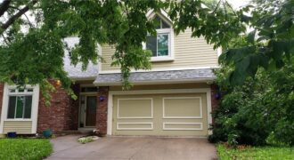 8260 N Woodland Avenue, Kansas City, MO 64118