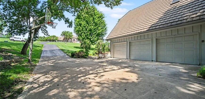 13908 Timberidge Street, Kansas City, MO 64152