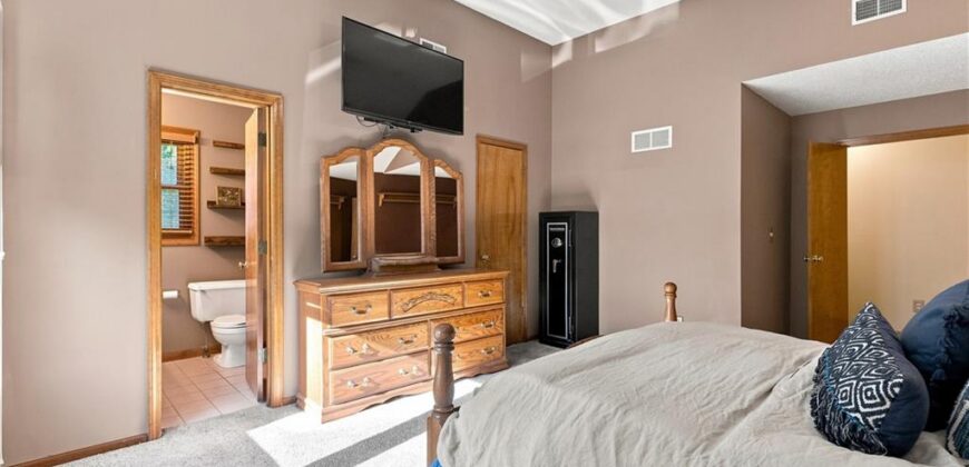 8406 N Crawford Avenue, Kansas City, MO 64153