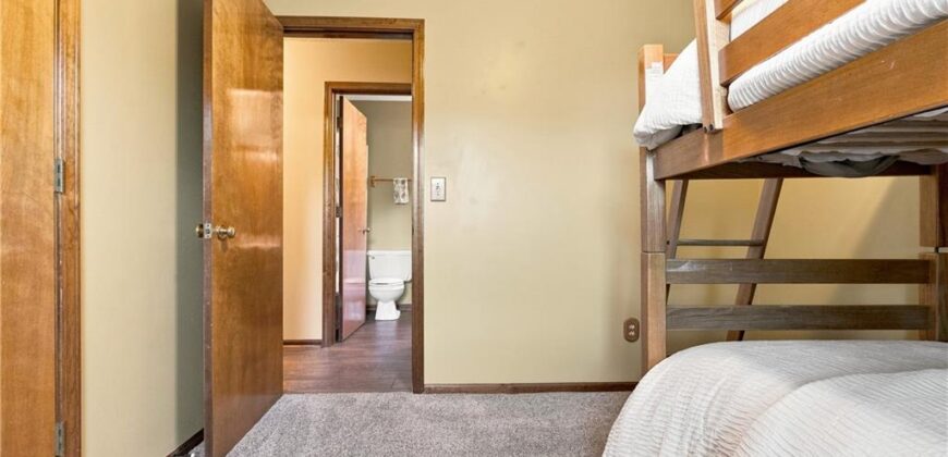 8406 N Crawford Avenue, Kansas City, MO 64153