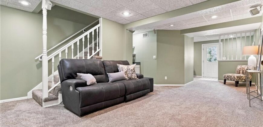 8406 N Crawford Avenue, Kansas City, MO 64153