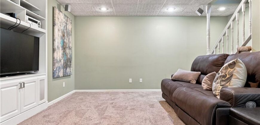 8406 N Crawford Avenue, Kansas City, MO 64153