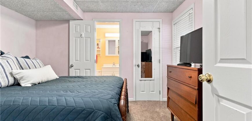 8406 N Crawford Avenue, Kansas City, MO 64153