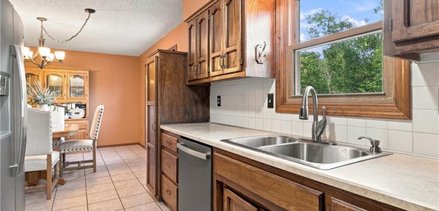 8406 N Crawford Avenue, Kansas City, MO 64153