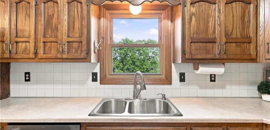 8406 N Crawford Avenue, Kansas City, MO 64153