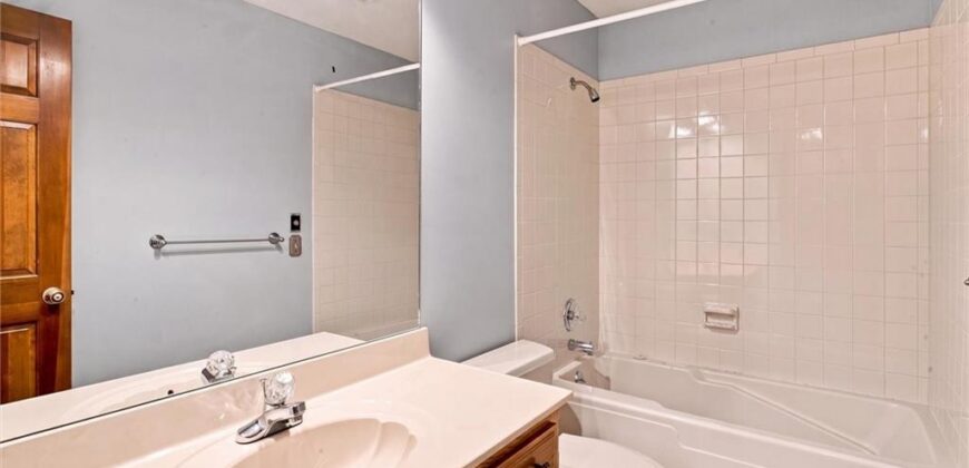 8504 N Chatham Avenue, Kansas City, MO 64154