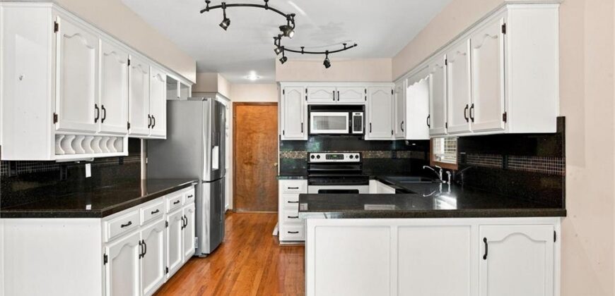 8504 N Chatham Avenue, Kansas City, MO 64154