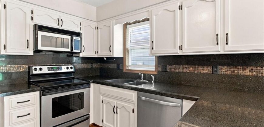 8504 N Chatham Avenue, Kansas City, MO 64154