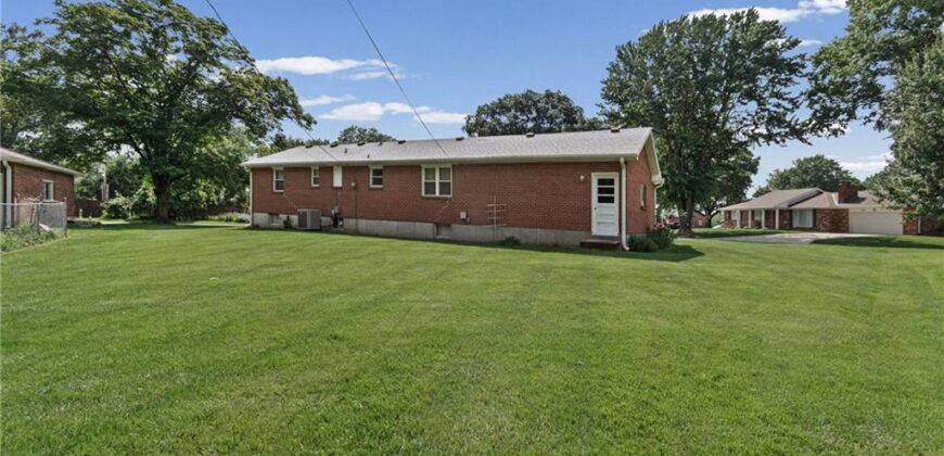 201 Highland Drive, Smithville, MO 64089