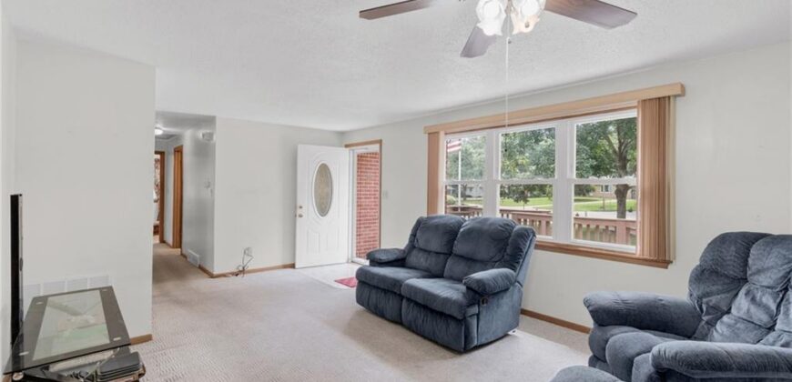 201 Highland Drive, Smithville, MO 64089