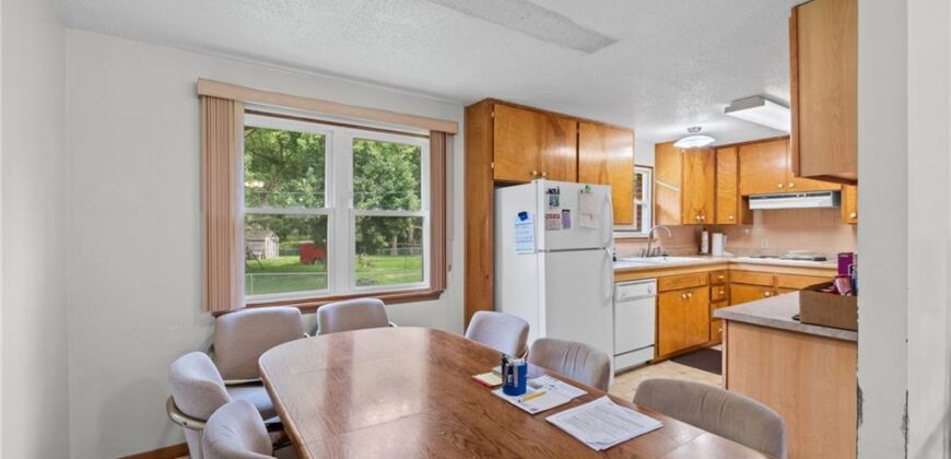 201 Highland Drive, Smithville, MO 64089