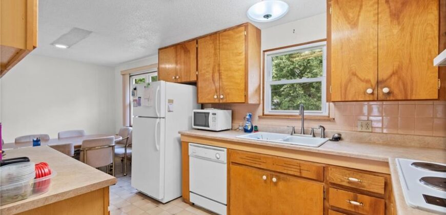 201 Highland Drive, Smithville, MO 64089