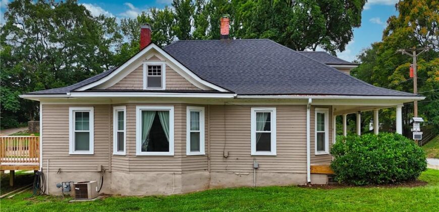 603 Walnut Street, Weston, MO 64098