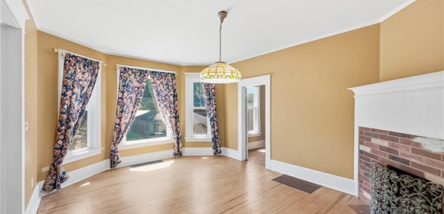 603 Walnut Street, Weston, MO 64098
