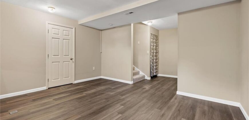 1502 hardwick Drive, Liberty, MO 64068